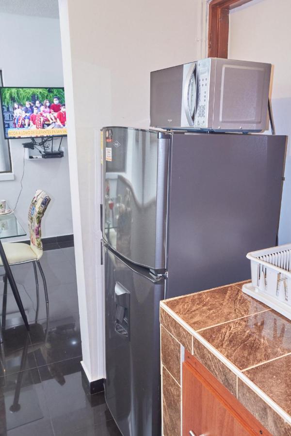 Cozy Apartment Excellent Location, Air Conditioning Cali Exteriör bild